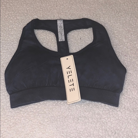 New Activewear set - Picture 2 of 3